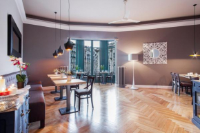Отель BacHome Gallery B&B  Барселона